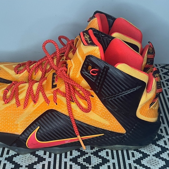 NIKE Lebron James 12 "CLE" - Picture 2 of 4